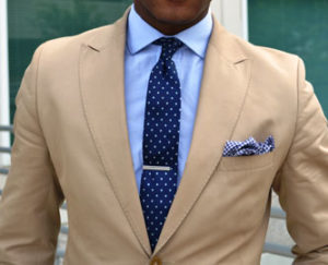 Patterned Tie On Solid Dress Shirt